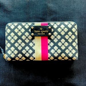 Kate Spade Long Wallet w/ Zipper